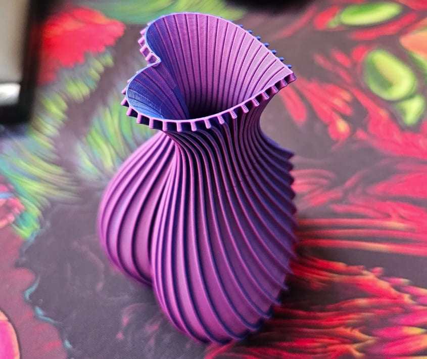 3d printed vase_love vase